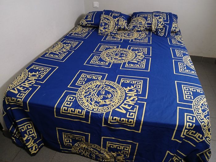 Drap de lit avec 4 taies d'oreiller - photo numéro 2