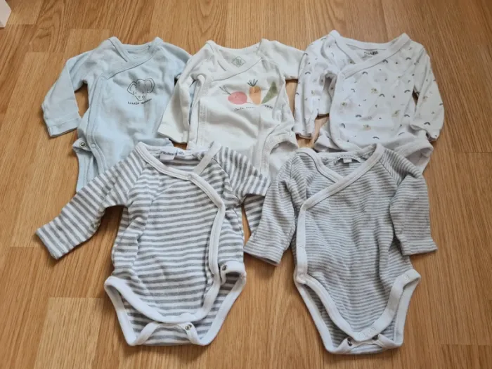 Lot bodies manches longues 1 mois