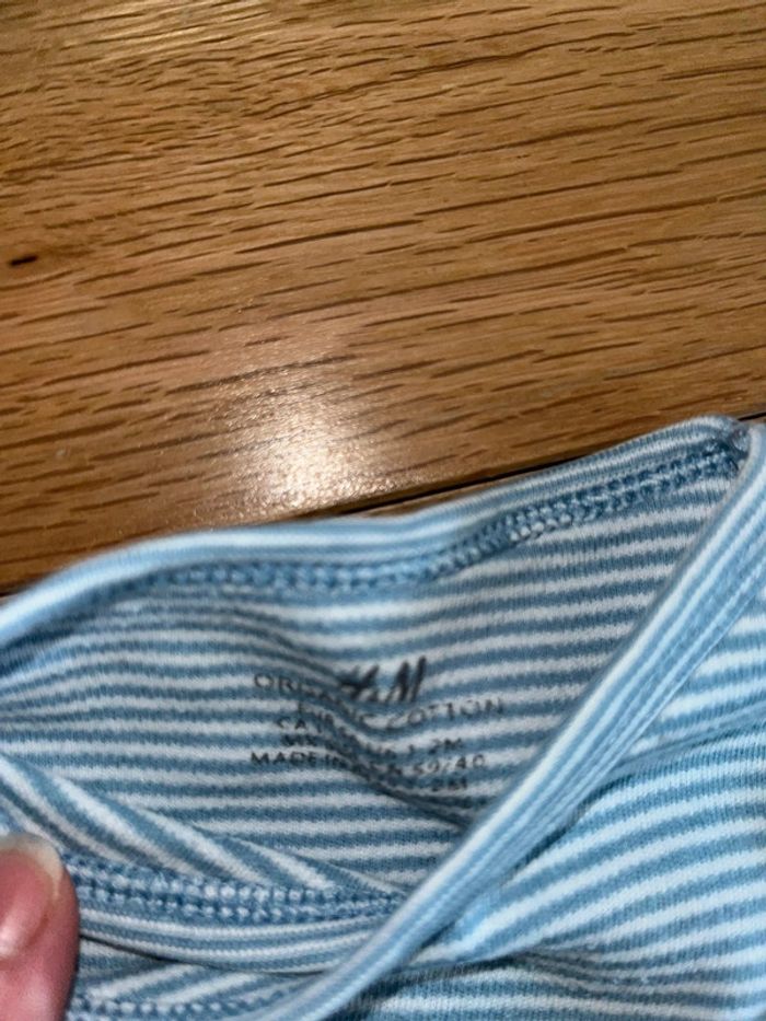 Body ligne bleu blanc h&m nickel 56cm/1-2mois - photo numéro 2