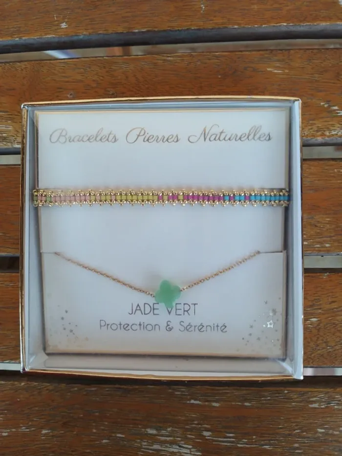 Lot de 2 bracelets dorés en pierres naturelles