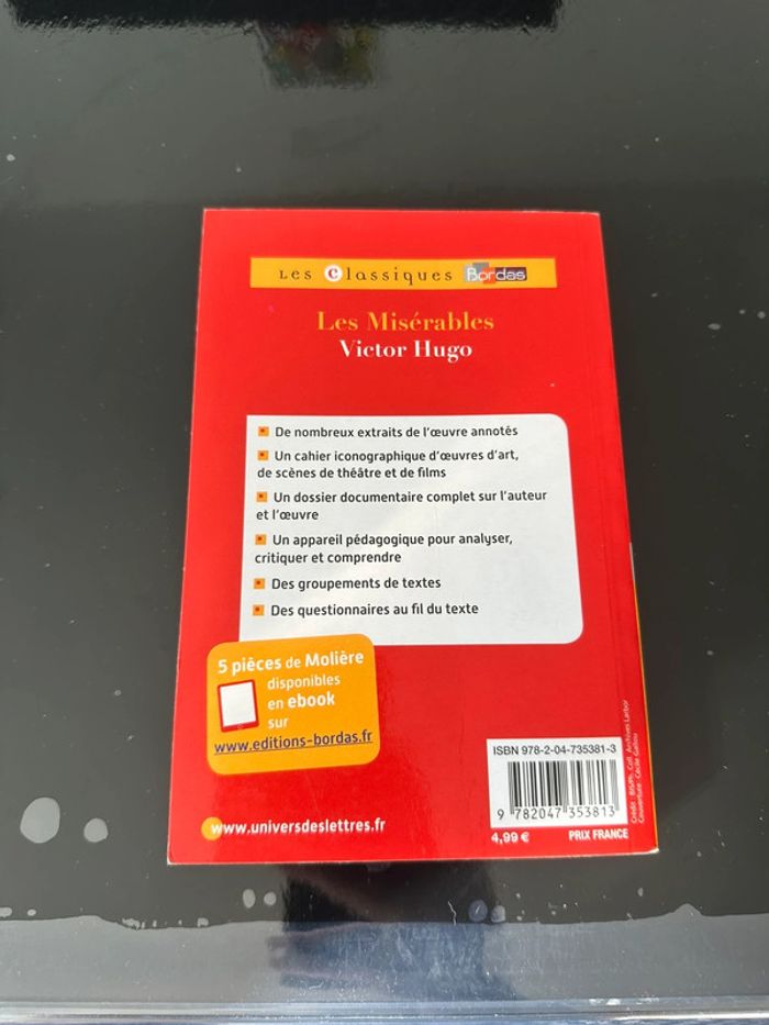 Livre Les Misérables de Victor Hugo - photo numéro 2