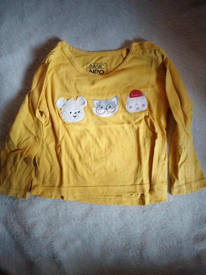 Tee-shirt jaune manches longues taille 2 ans