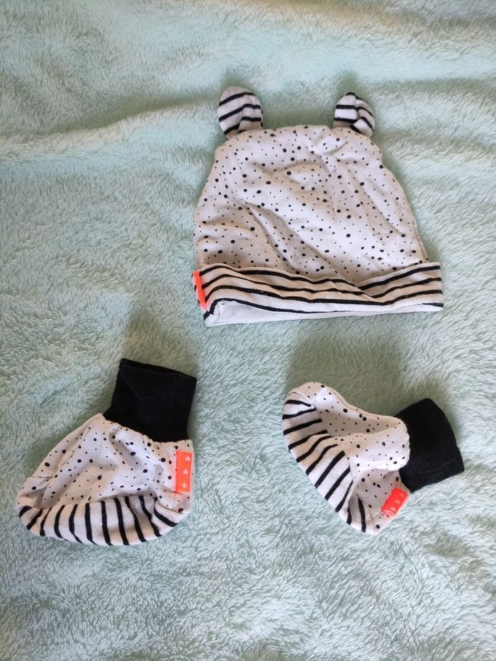 Lot bonnet+chaussons