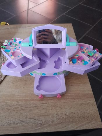 Vanity polly pocket
