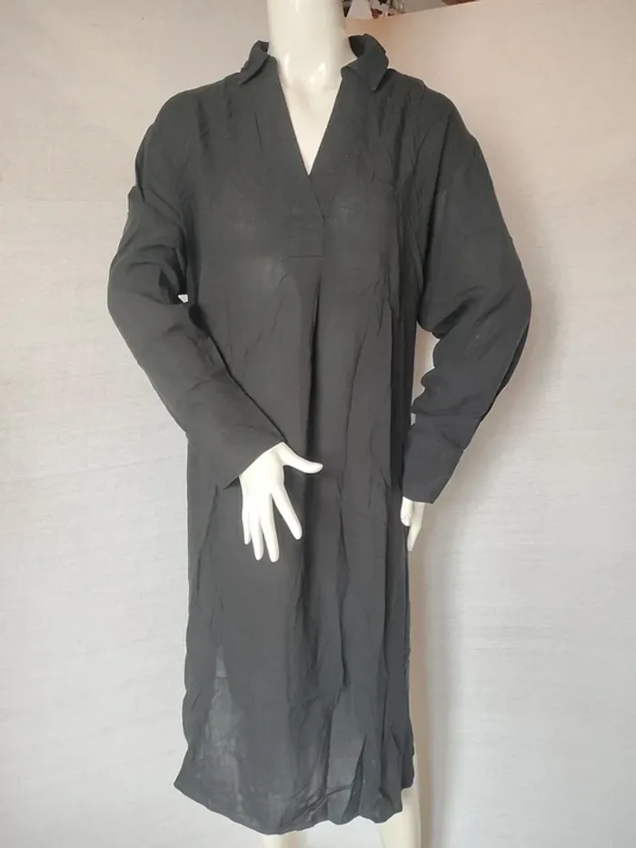 Robe noire manches longues