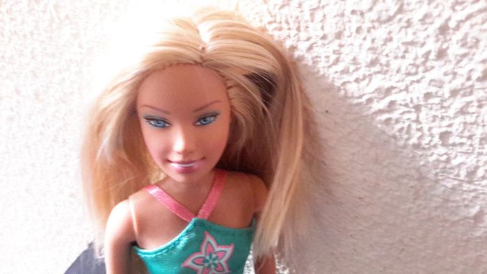 barbie doll blonde collection Mattel 2006 - photo numéro 2