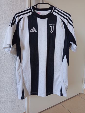 Maillot de foot Juventus authentique 2024-2025 | taille S | Neuf sans étiquette 