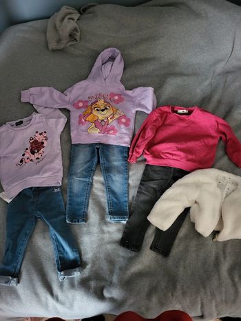 3 jeans, 3 pull, 1 veste taille 24m