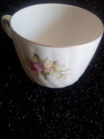 tasse en porcelaine de limoges * prix 3e * kiki60230