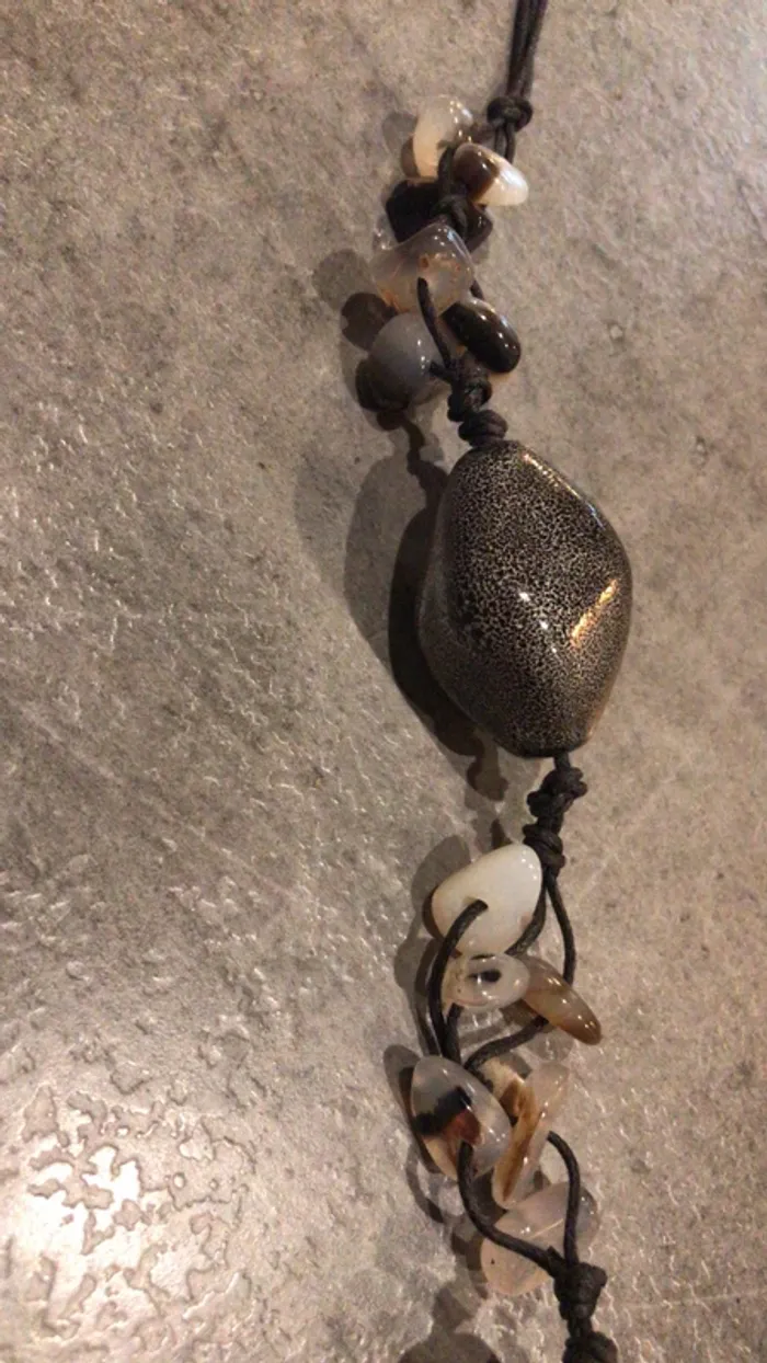 Collier avec pierres - photo numéro 6