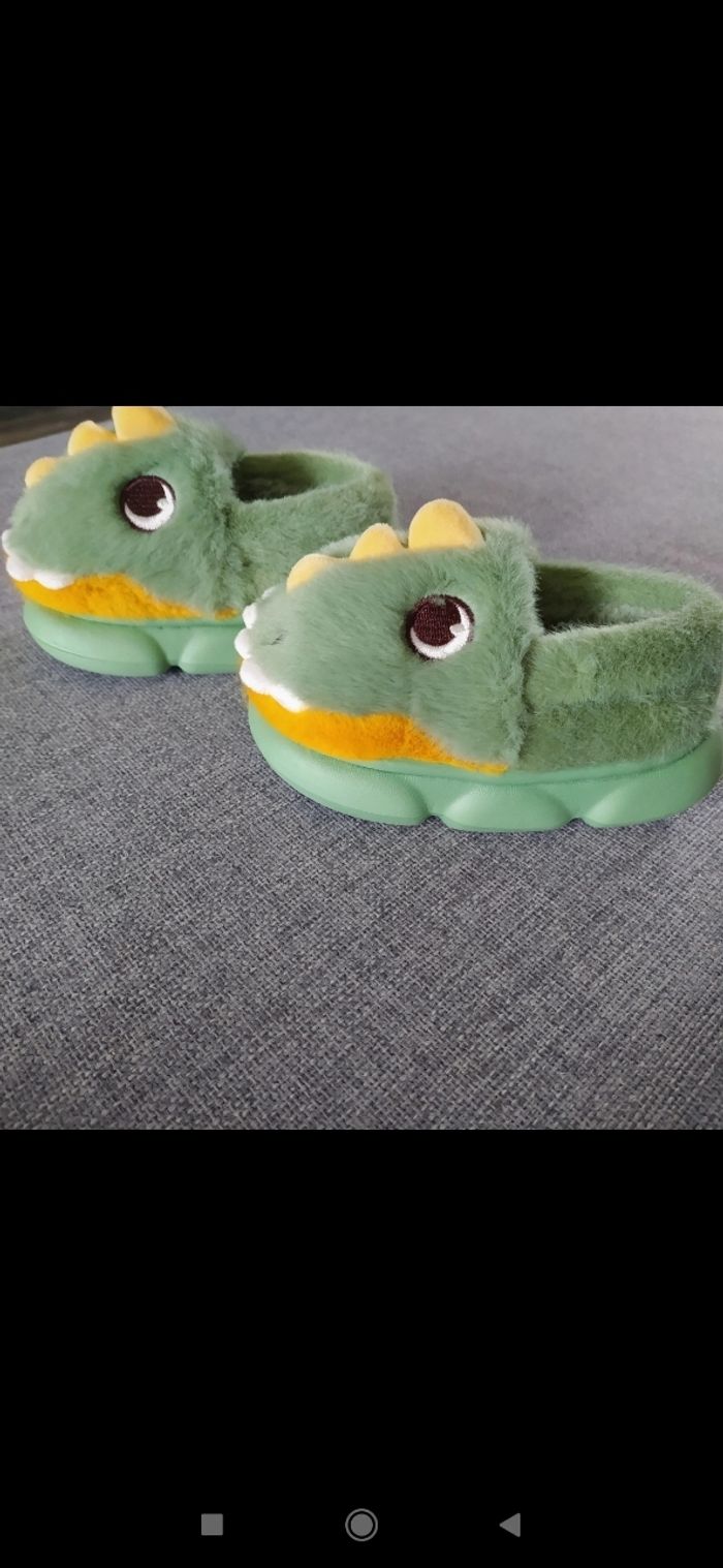 Chaussons fourrés taille 22/23 - photo numéro 3