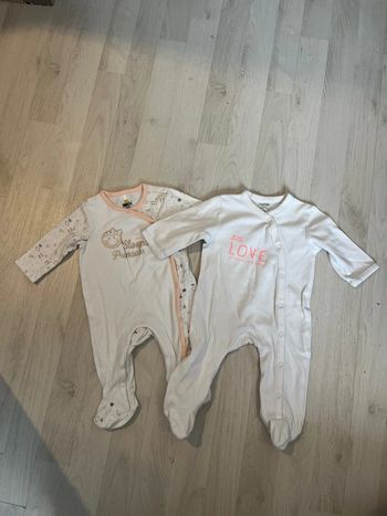Lit deux pyjamas fins légers été