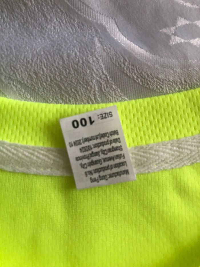 Tee shirt 3/4 ans neuf - photo numéro 4