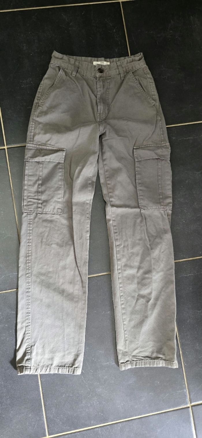 Jean stradivarius taille 34 gris