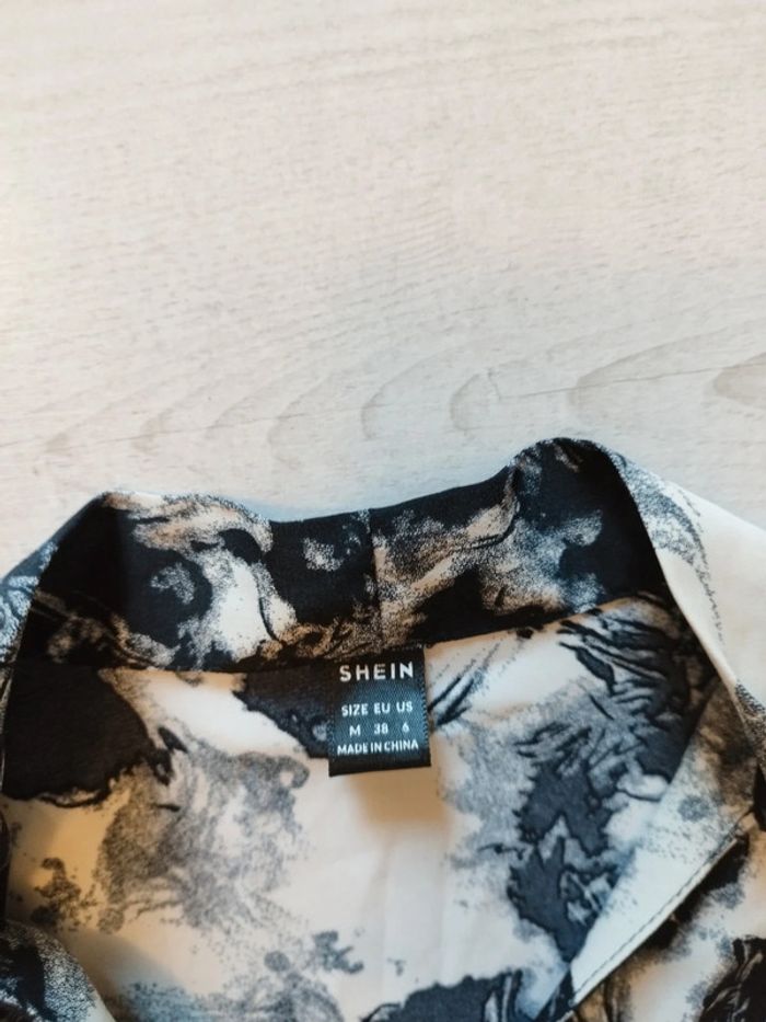 Très jolie chemise col lavallière Shein taille M neuve - photo numéro 3
