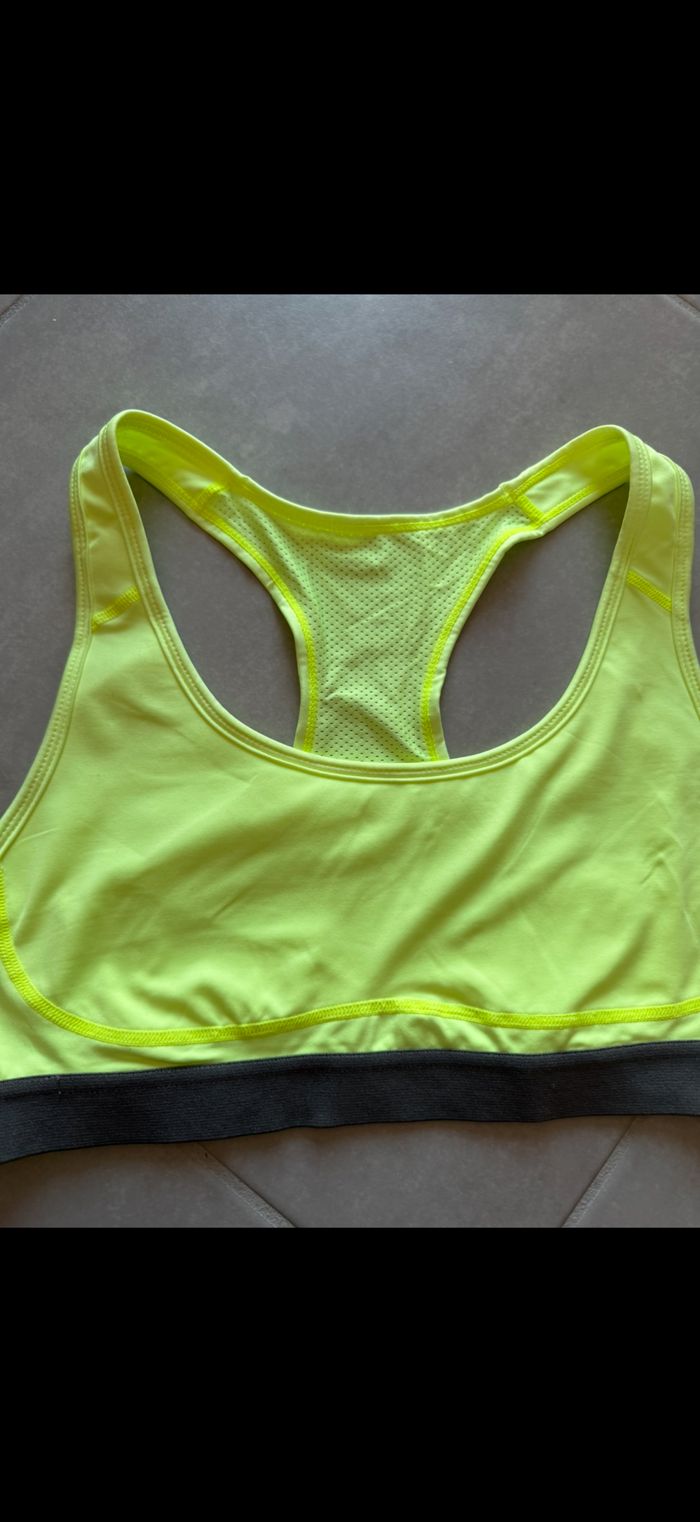 Brassière de sport femme Taille 44/46 - photo numéro 3