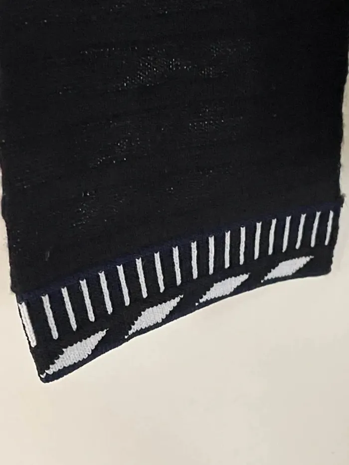 Blouse noire cœur croisé TS - photo numéro 2