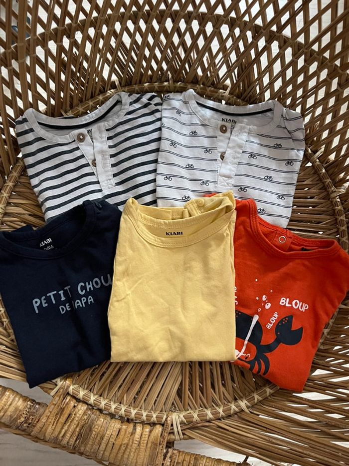 Lot de 4 tee-shirts + 1 débardeur taille 24 mois