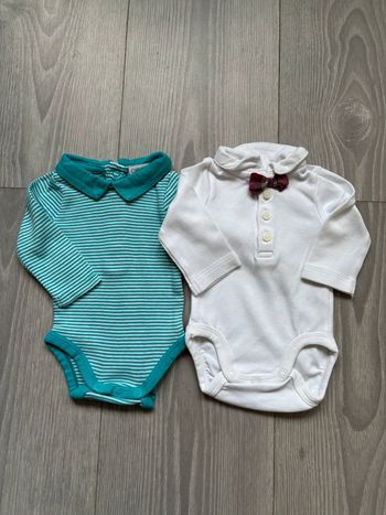 Lot de 2 bodies taille 1 mois