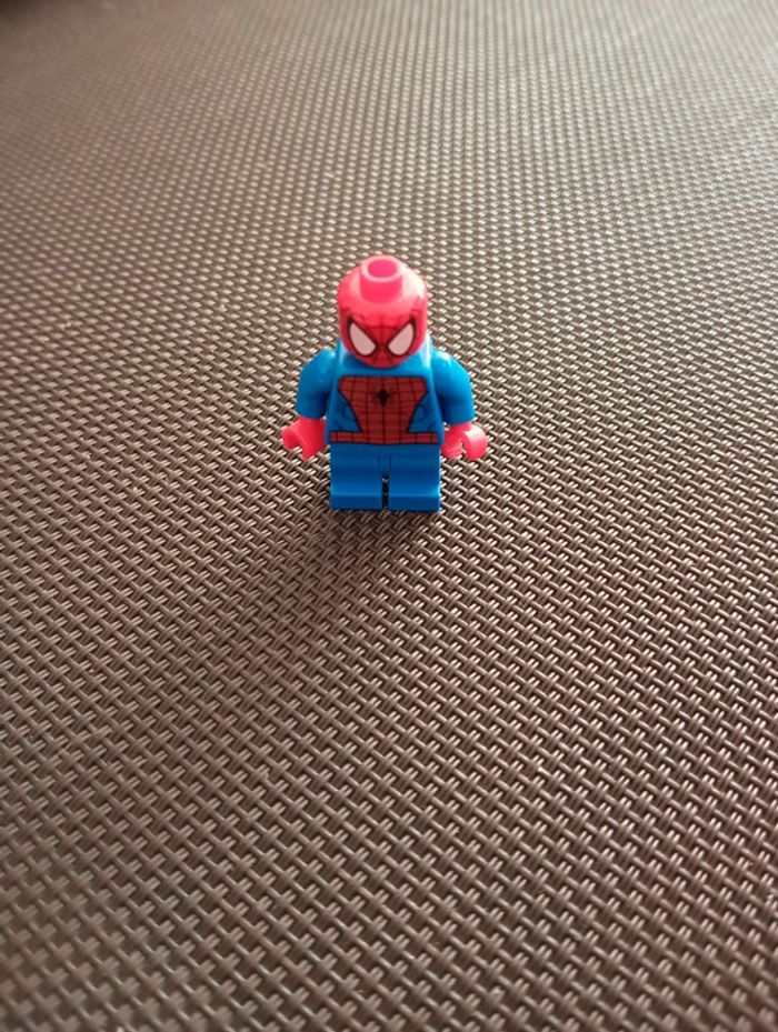 Spider man - black web pattern