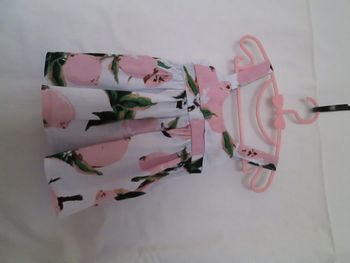 Robe bretelles motifs roses 