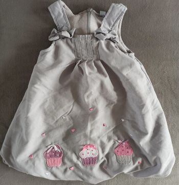 Robe, taille 6 mois , en très bon état