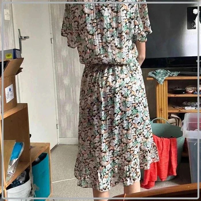 Magnifique  robe  fleurie  taille s/m - photo numéro 2