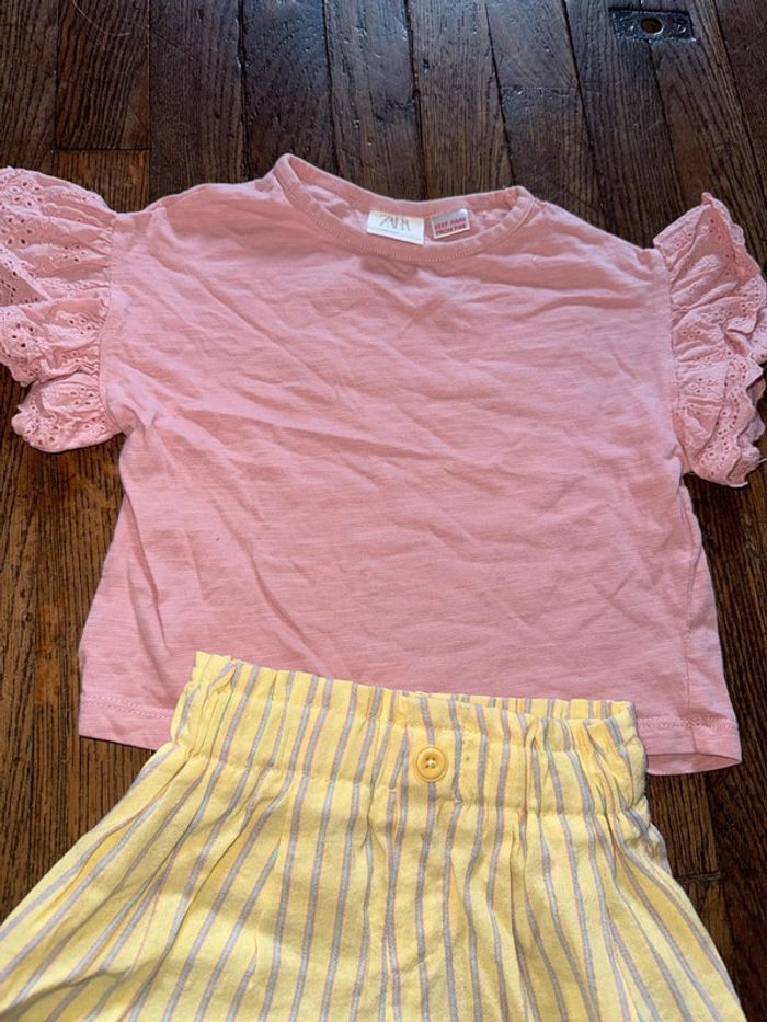 T-shirt et short Zara 12 mois - photo numéro 2
