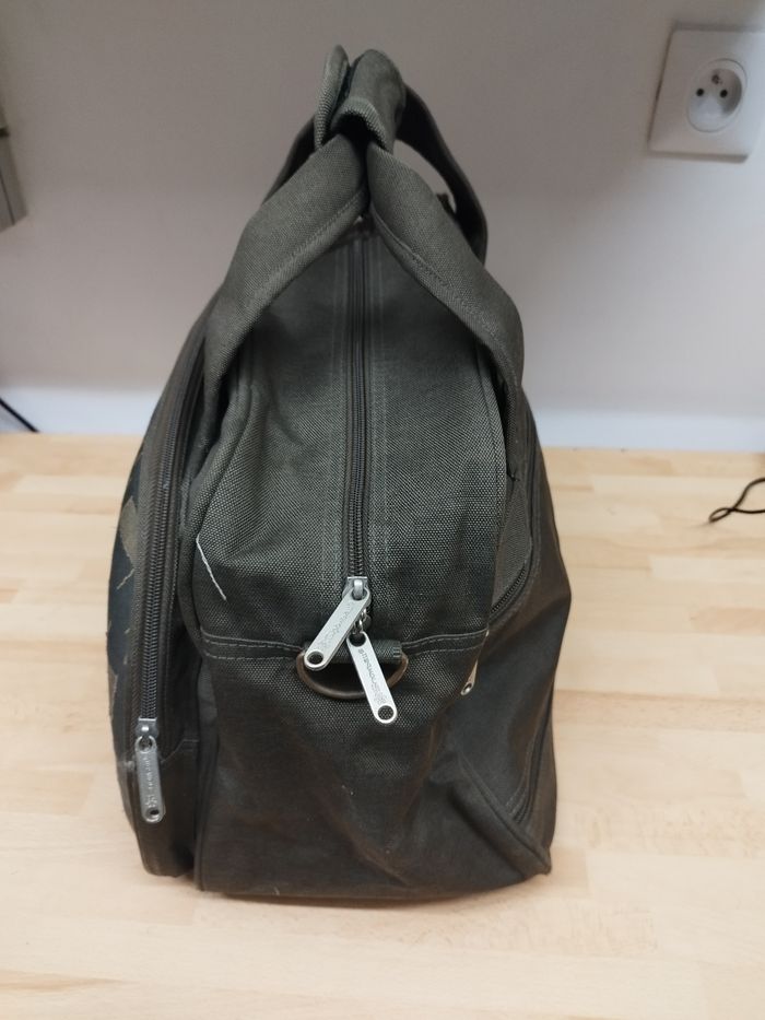 Petit sac de voyage dimension 45 cm x 30 cm x 22 cm - photo numéro 2