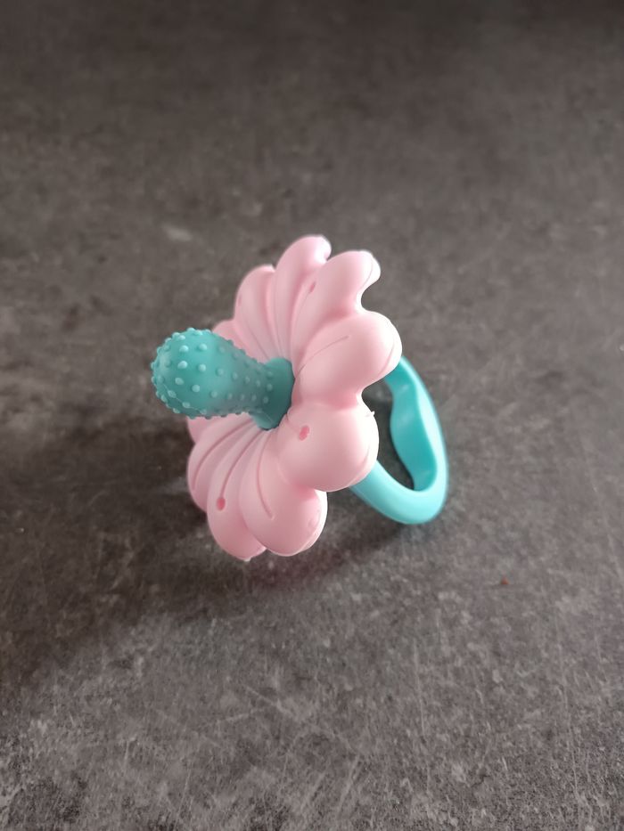 Anneau de dentition fleur