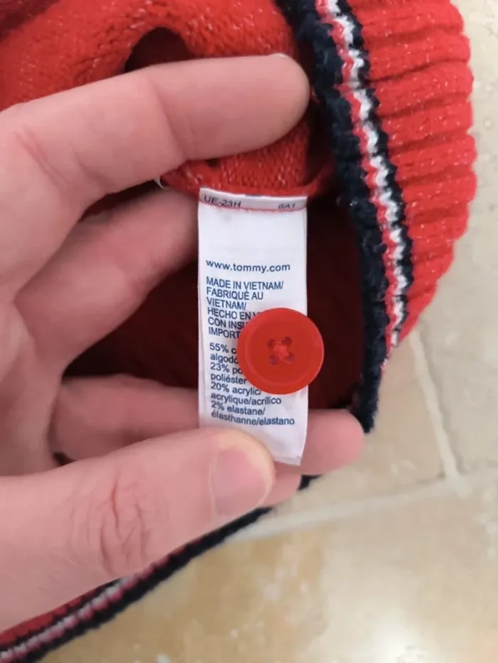 Joli pull rouge col V bouton femme Tommy Hilfiger avec logoo chic comme neuf S selon mesures - photo numéro 11