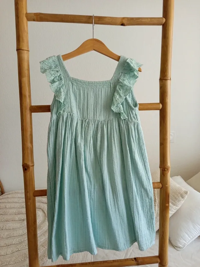 Robe en gaze de coton plumetis avec détails broderie anglaise 8 ans