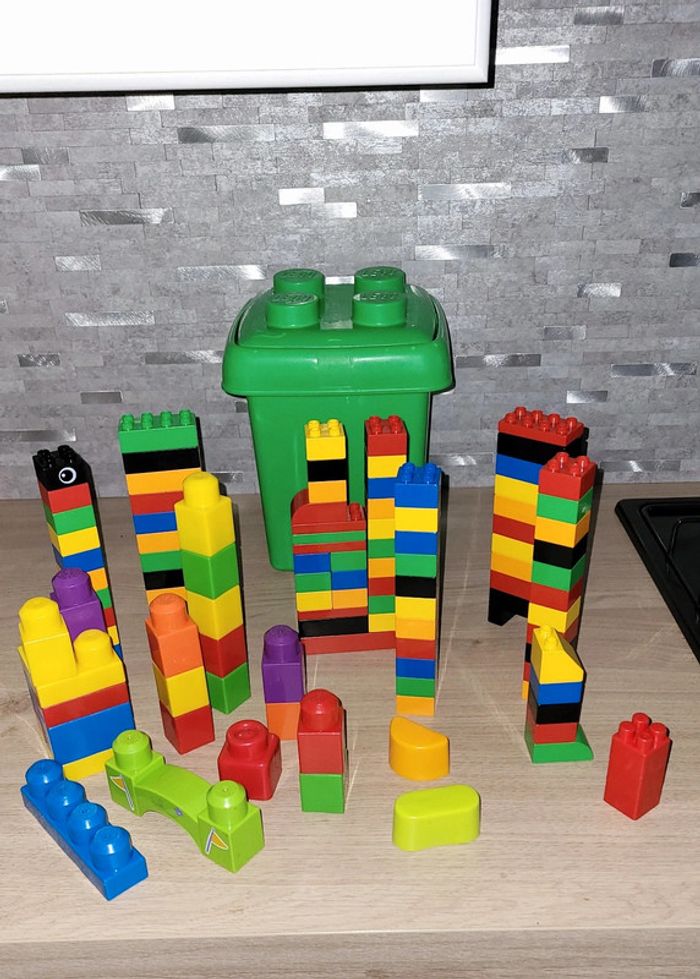 🟣 LEGO Lot de 110 clipos avec sa boite 🟣