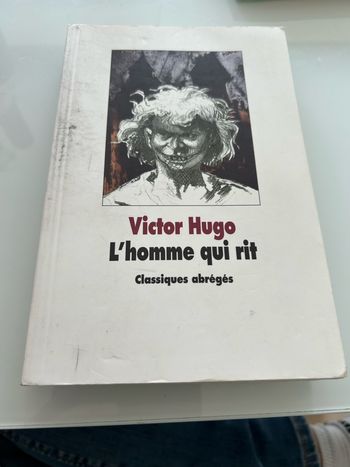 Livre l’homme qui rit victore Hugo classique abrégés