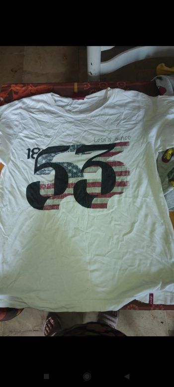 Très beau Tee shirt Levi's e75