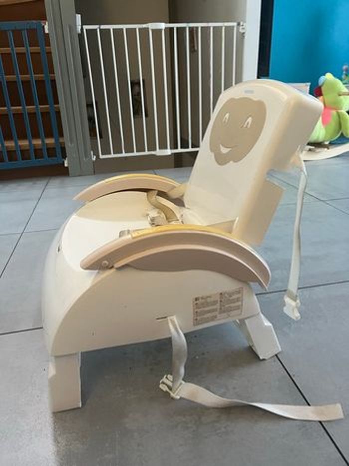 Chaise haute - photo numéro 4