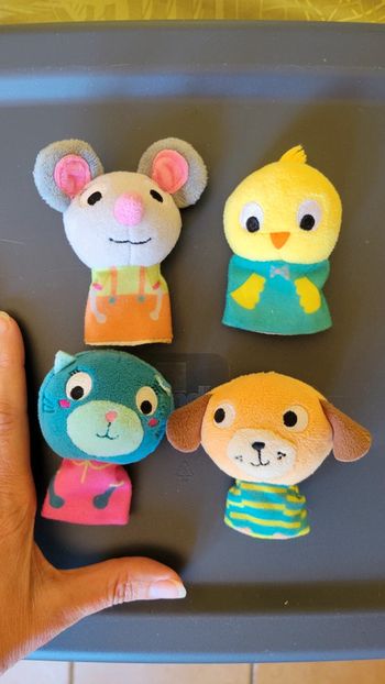 Lot de marionnettes à doigt