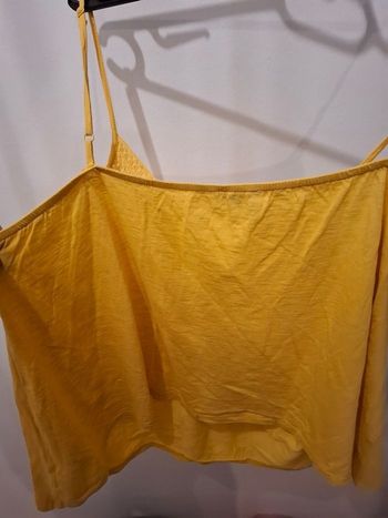 Debardeur a fine bretelle reglable 