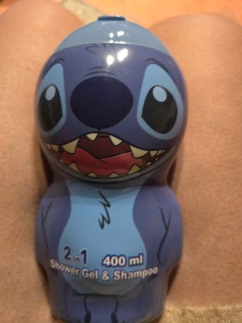 Bouteiile shampooing et douche stitch