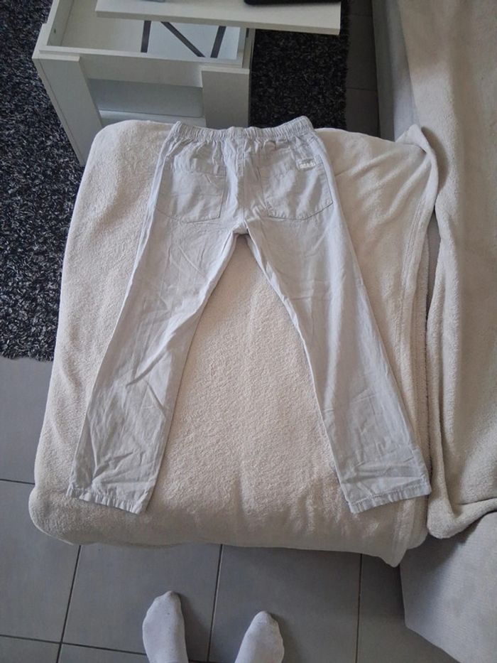 Pantalon beige regular fit kiabi taille 8ans - photo numéro 3