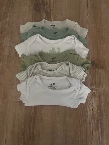 Lot de body en 3 mois