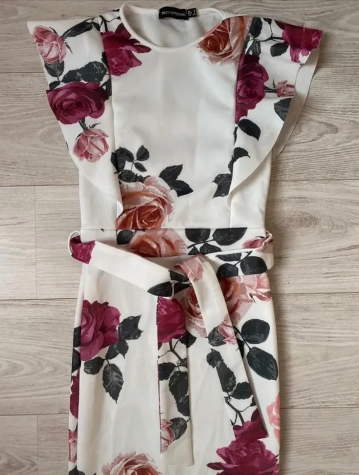 Robe chic moulante / fourreau fleurie - photo numéro 3