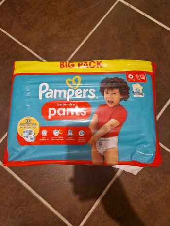 40 Couches pampers taille 6 pants