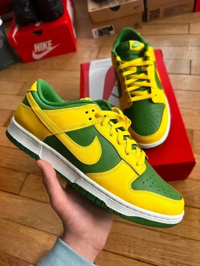 Dunk low reverse brazil taille 44 neuve - photo numéro 2