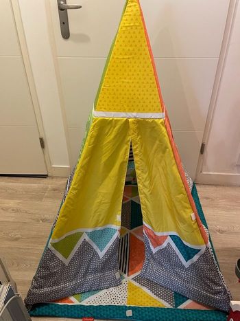 Tapis d’éveil, mobile, tente, tipi 