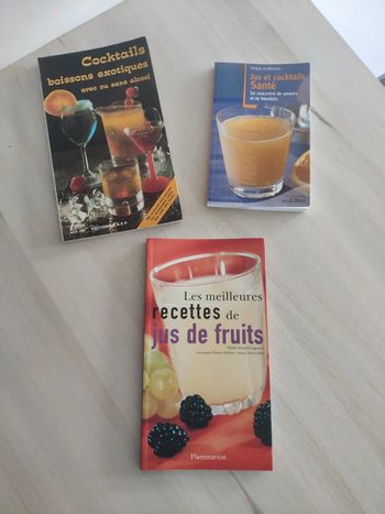 Lot de 3 livres recettes jus et cocktails normaux ou exotiques