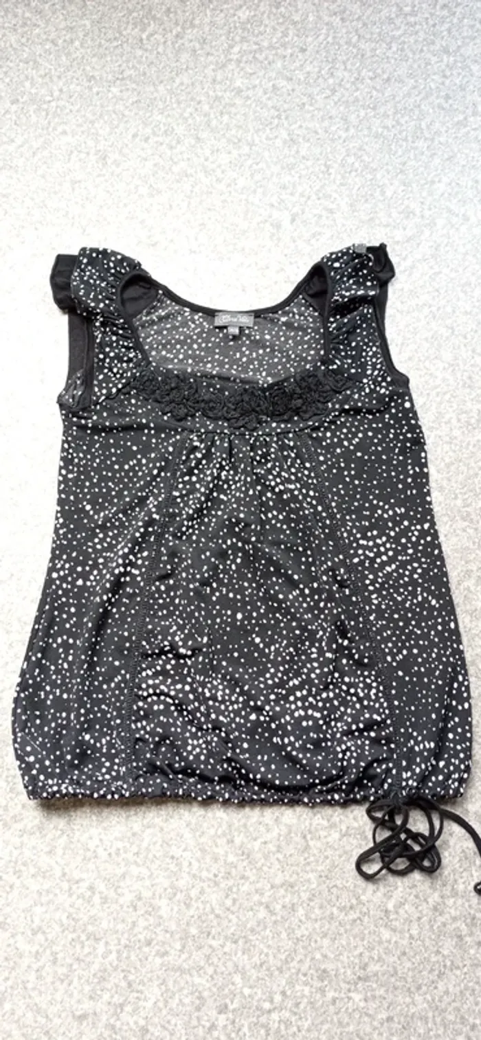 Blouse Clara Vitti 
Taille 34/36
Très bon état