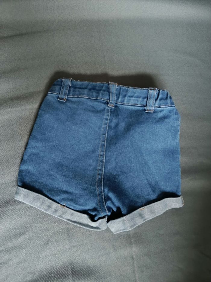 Short en jean 💕 Taille 6/9 mois - photo numéro 6