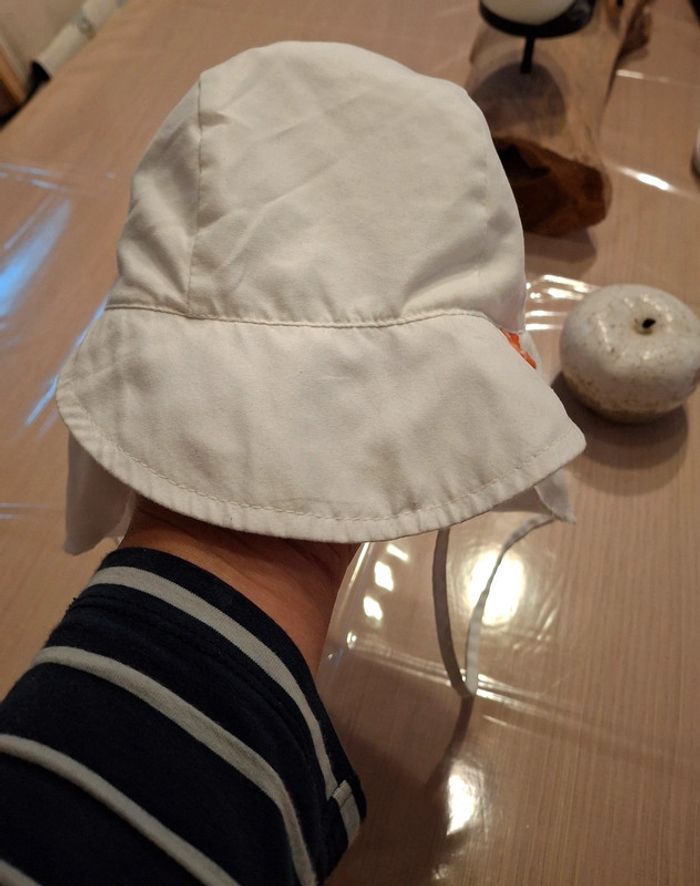 Chapeau de plage Flap Hat 9-12 mois 48-49 cm blanc protection uv 80