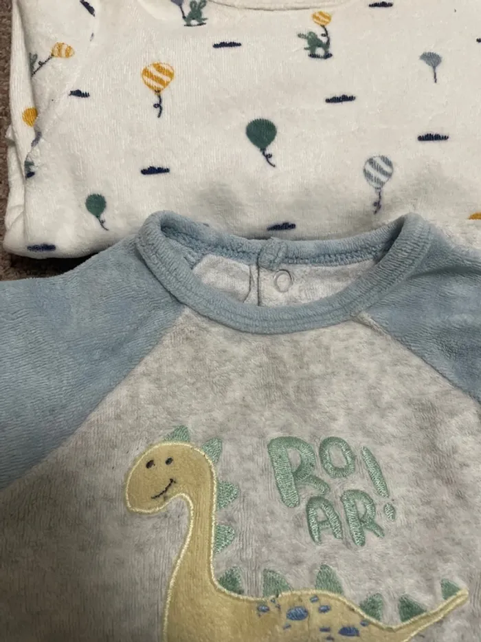 Lot 3 mois tache - photo numéro 2